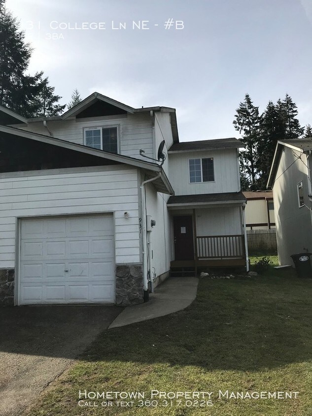 Foto principal - 3 Bdrm 2.5 Bth Duplex-Available NOW