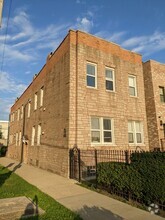 Building Photo - 2259 W Hirsch St