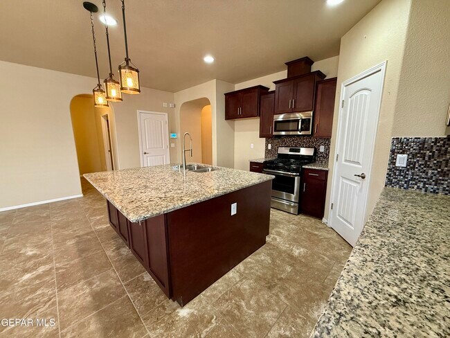 Building Photo - 7790 Enchanted Cir Dr