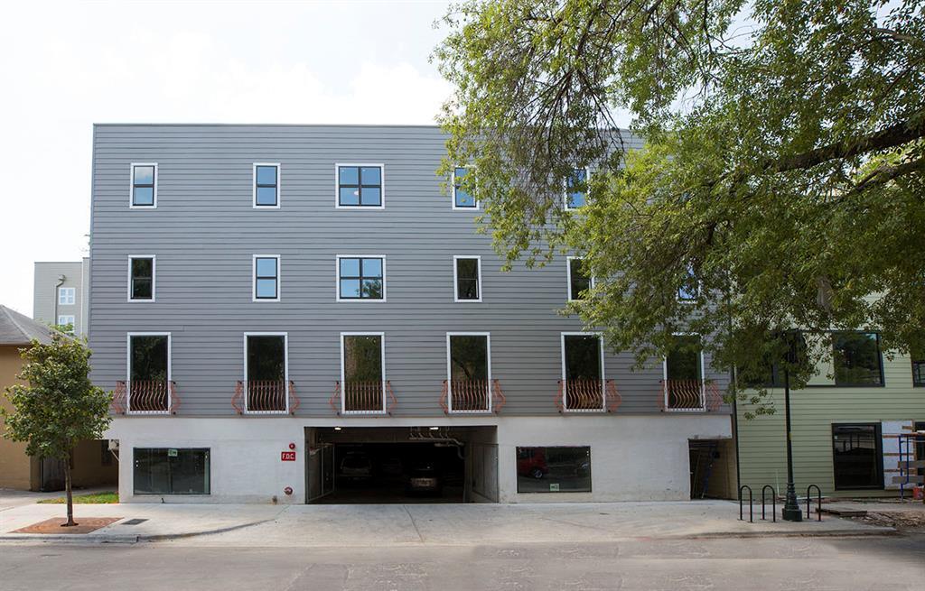 Primary Photo - 911 W 22nd St