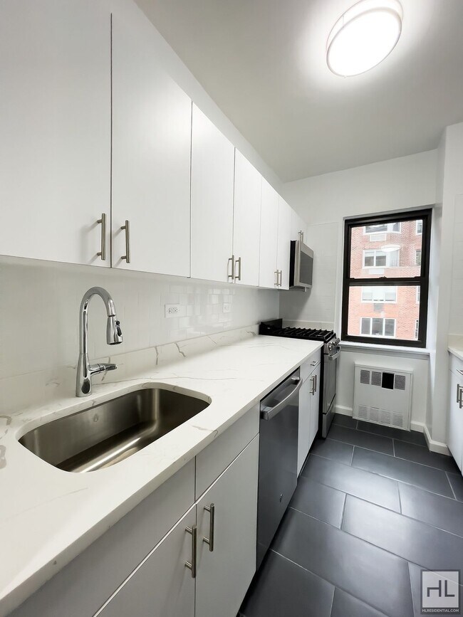 Building Photo - BEEKMAN PLACE