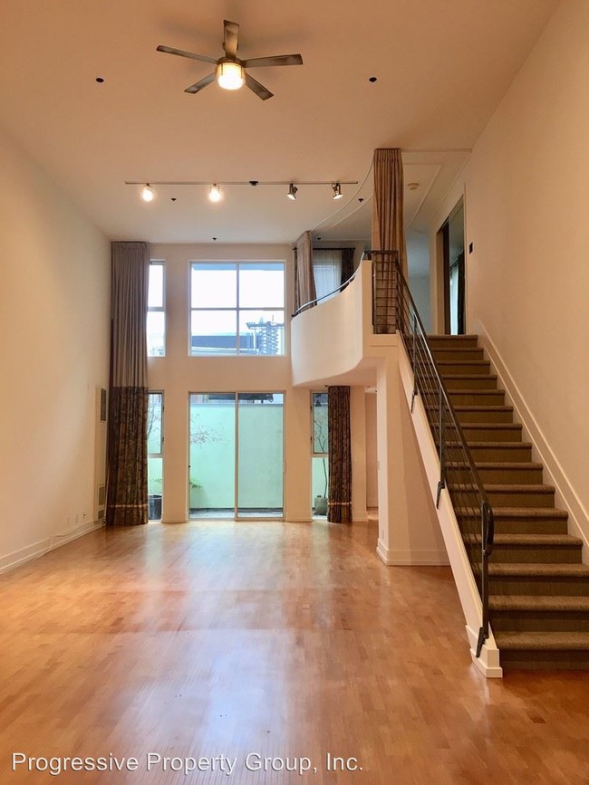 Building Photo - 1 br, 1.5 bath House - 74 Brady St #7