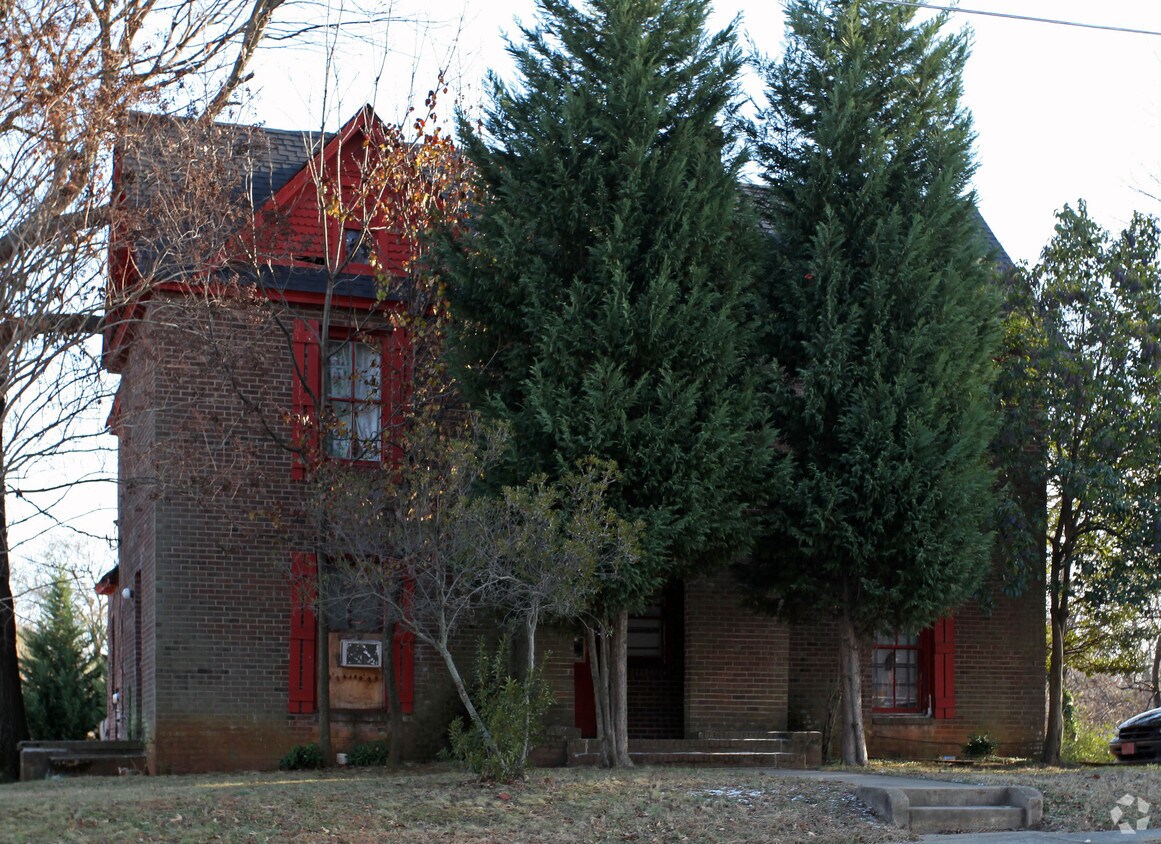 Foto principal - 423 N Main St
