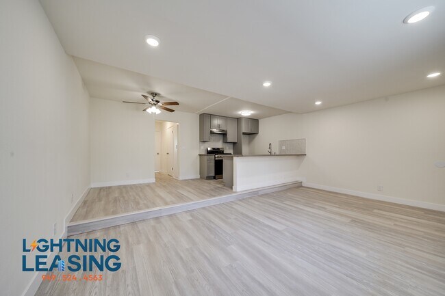 Building Photo - 6736 Independence Ave