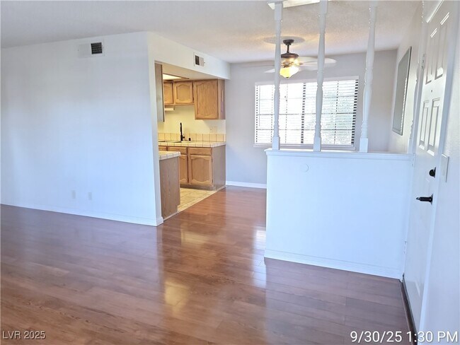 Foto del edificio - 4221 Gannet Cir