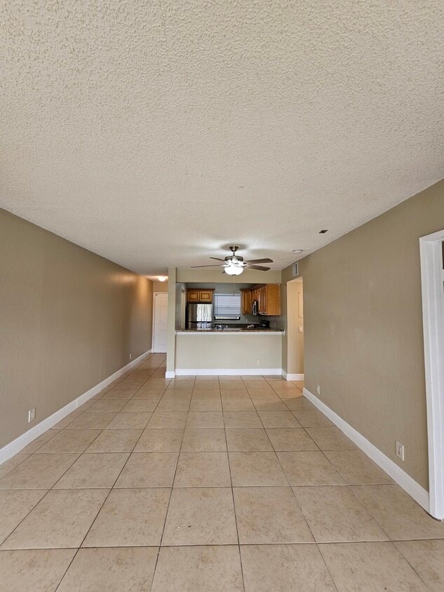 Foto principal - 1523 Lake Crystal Dr
