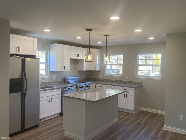 Building Photo - 3 br, 2 bath House - 1423 S Belsay Rd