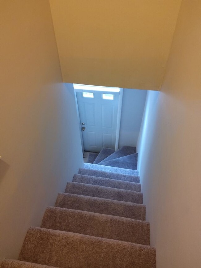 Building Photo - Little Italy Carriage House offering A/C a...