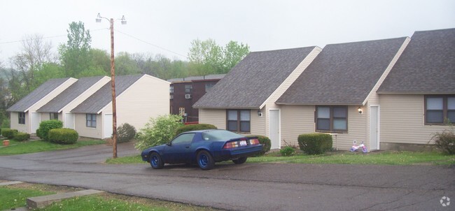 Building Photo - 1260 Green Valley Dr