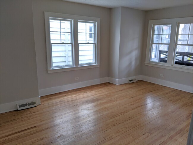 Sala de estar - 530 E Maplehurst St