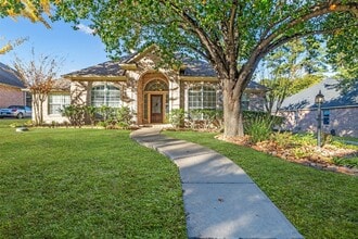 Building Photo - 35 W Pines Dr