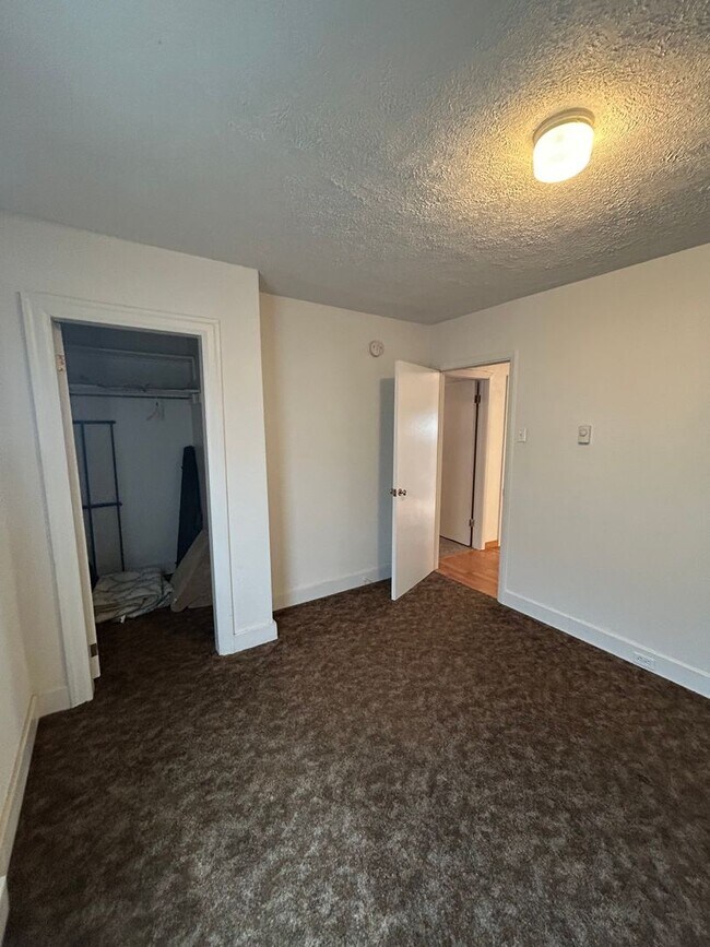 Foto del edificio - 2524 Moulton St