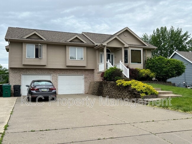 Building Photo - 918 SE Judy Dr