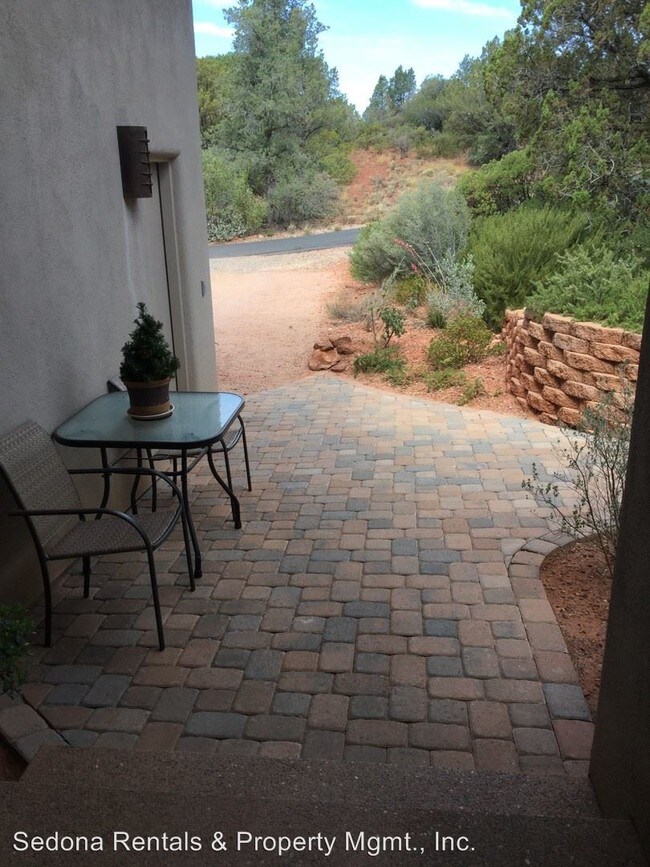 Building Photo - 1 br, 1 bath House - 250-B Kachina Drive