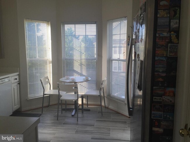 Foto del edificio - 4131 Fountainside Ln