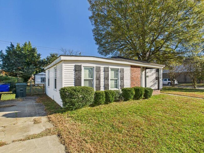 Building Photo - 8000 Diggs Rd