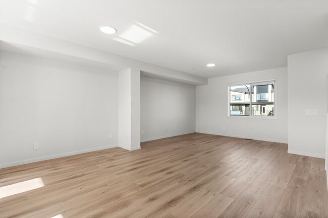 Building Photo - 67 Westwind Dr