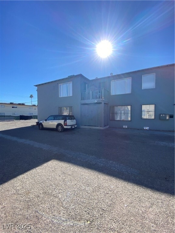 Building Photo - 1711 Santa Paula Dr