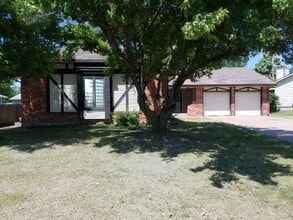 Building Photo - 1709 N Brunswick Ln