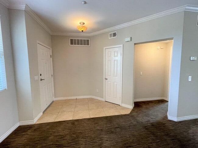 Building Photo - Dual-Master Upgraded Condo in desirable Ca...