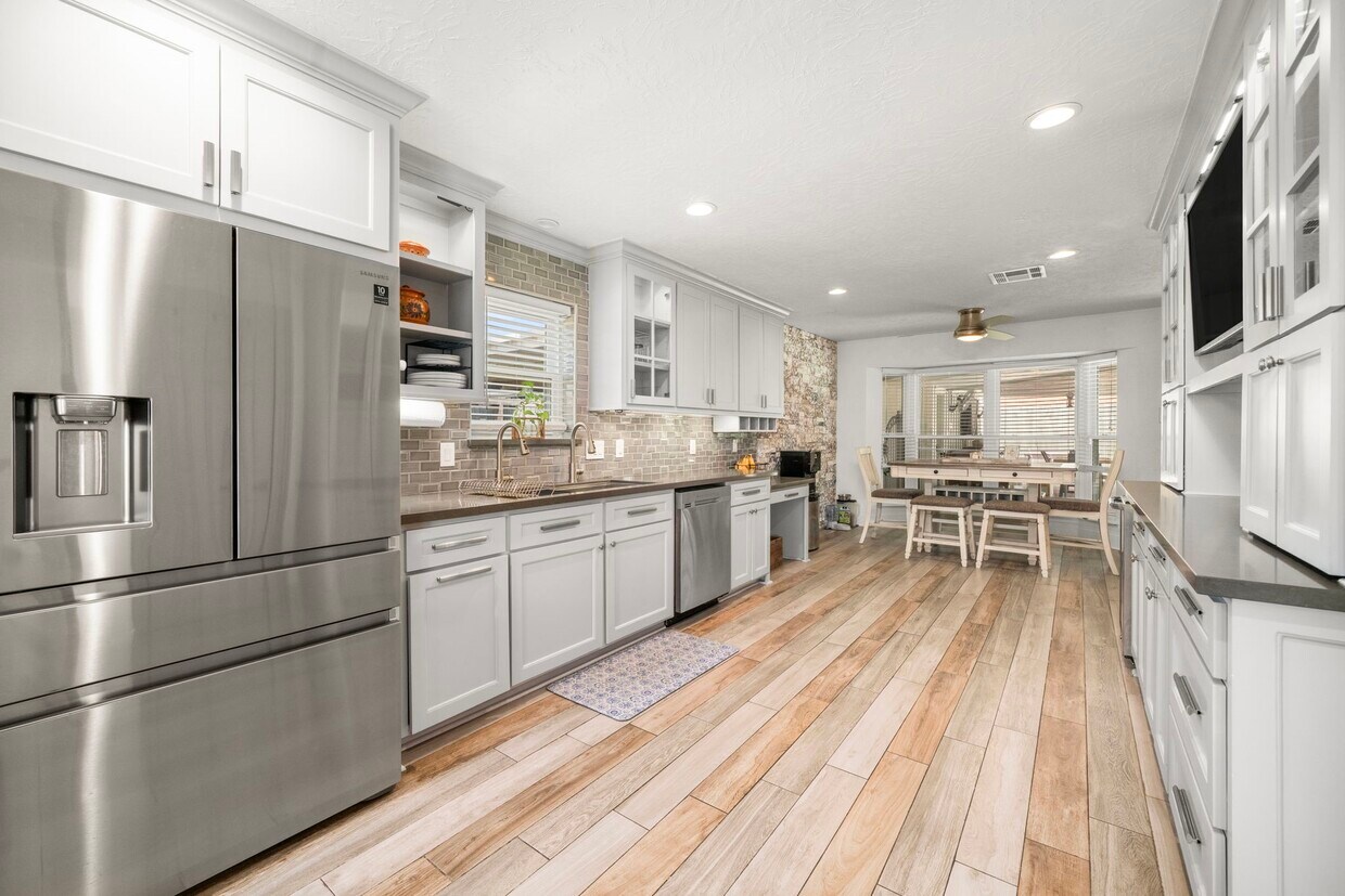 Foto principal - 327 Stonehenge Ln