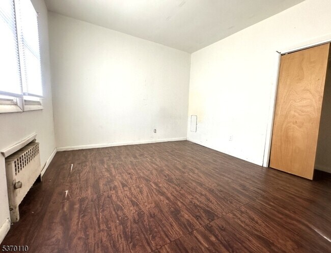 Foto del edificio - 528 Valley Brook Ave