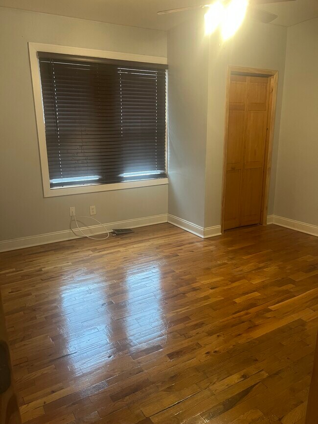 Foto del edificio - 4049 Darby St