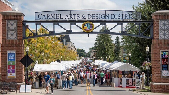 Festivales de la calle principal - 235 3rd Ave NE
