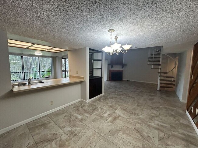 Foto del edificio - 4779 Puritan Cir