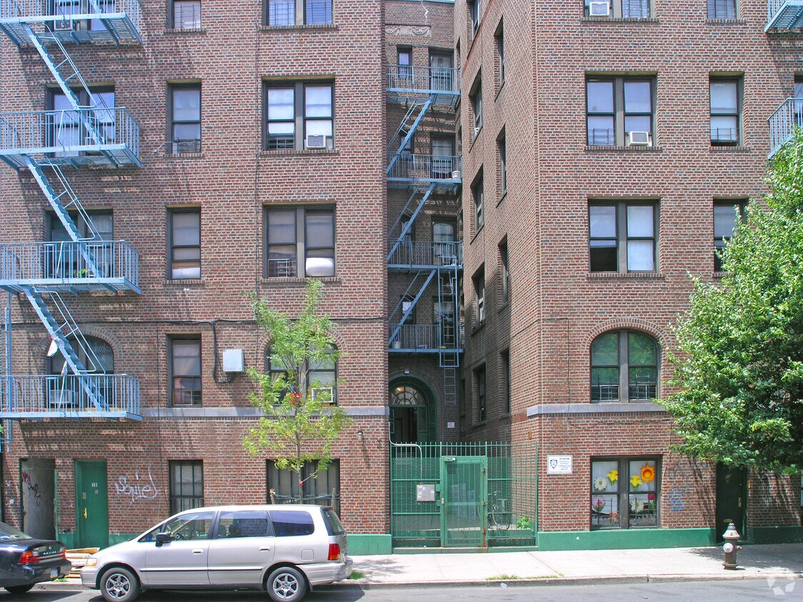 Foto del edificio - 2069-2071 Walton Ave