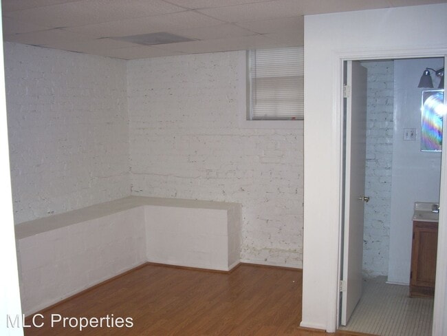 Building Photo - 2 br, 2 bath Apartment - 996 Greenwood Ave