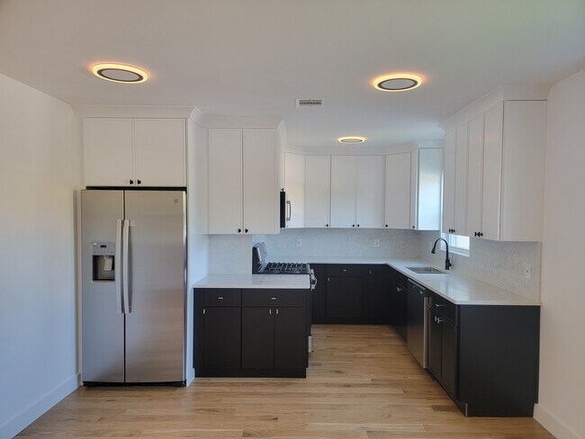Kitchen - 157 Belmont Ave