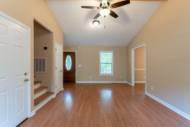 Building Photo - 155 Mylo Cir