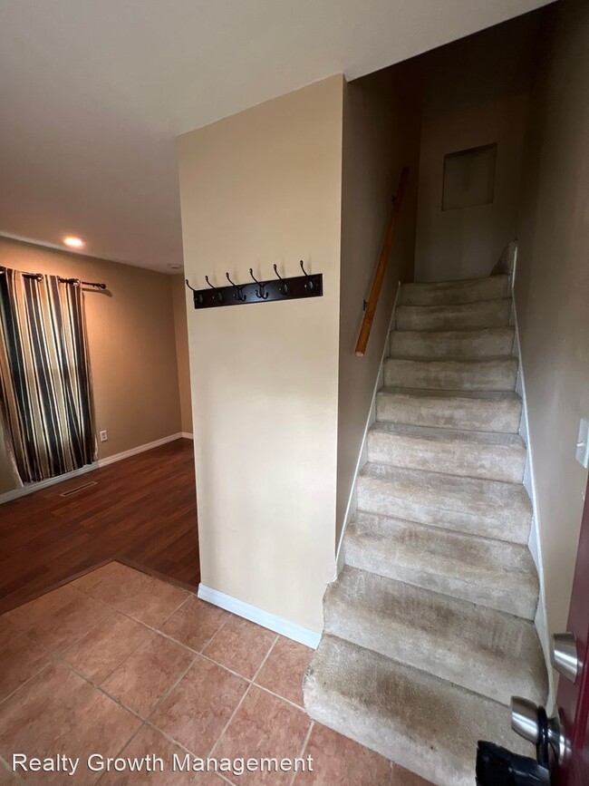 Building Photo - 3 br, 1.5 bath House - 513 8th St SE