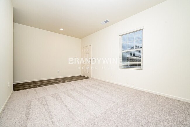 Foto del edificio - 7625 Saffron Ave