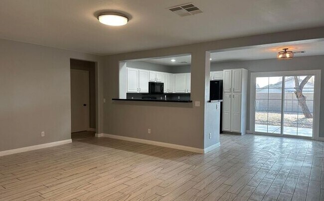 Foto del edificio - 1401 S 228th Ln