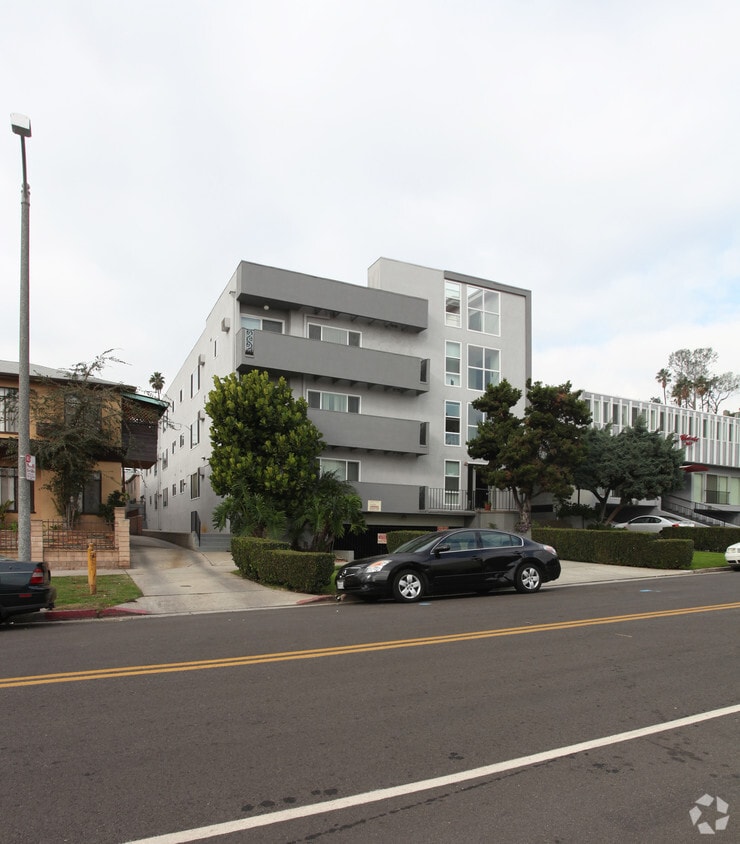 Primary Photo - Winona Towers