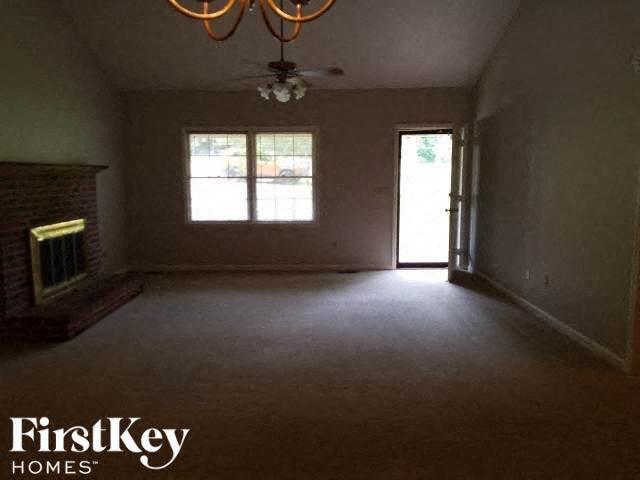 Building Photo - 4056 Chestnut Dr