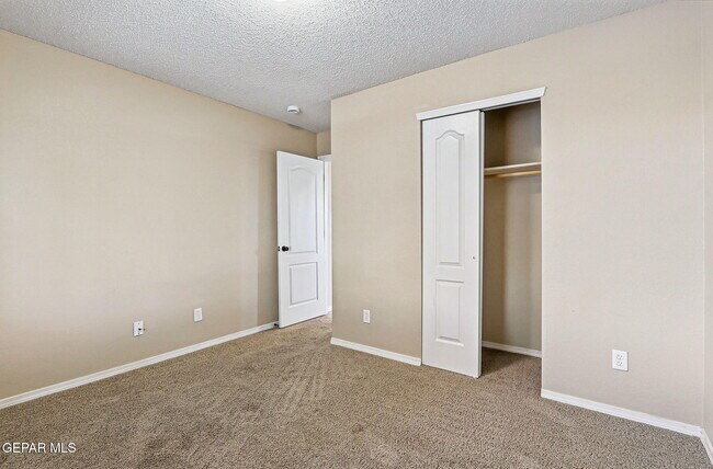 Foto del edificio - 732 Desert Sage Dr