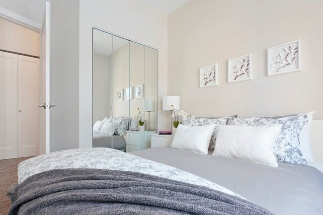 Building Photo - Tamarack Pointe