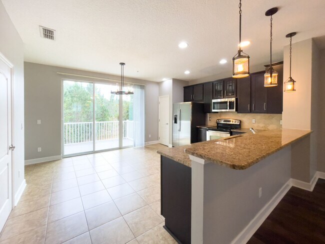 Foto del edificio - Beautiful 3 story townhome in St Johns Town center area