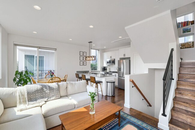 Foto del edificio - Green Lake Townhome