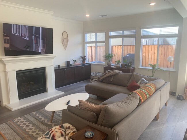 Foto del edificio - Beautiful K Section House Available Soon!