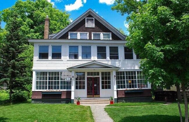 Foto del edificio - 145 Park Ave