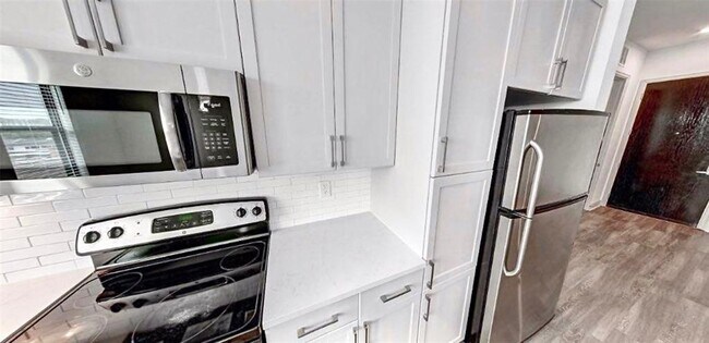 Foto del edificio - 2121 Mid Ln