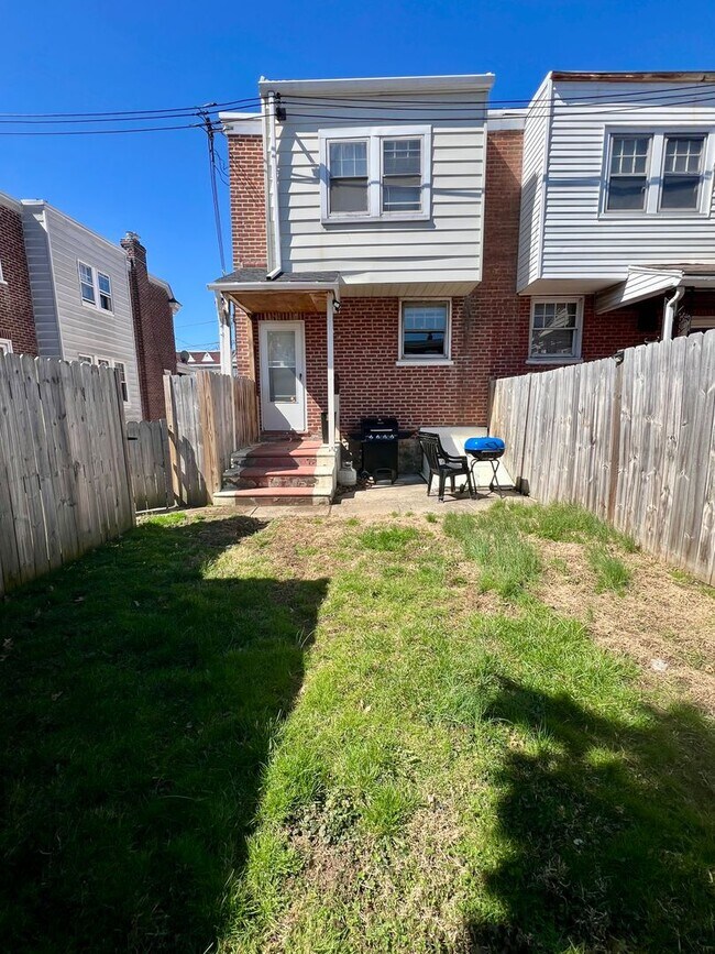 Foto del edificio - Gorgeous 3-Bedroom Townhome in Parkside! Available NOW!