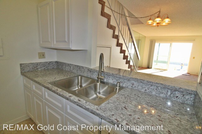Building Photo - 282 E Surfside Dr