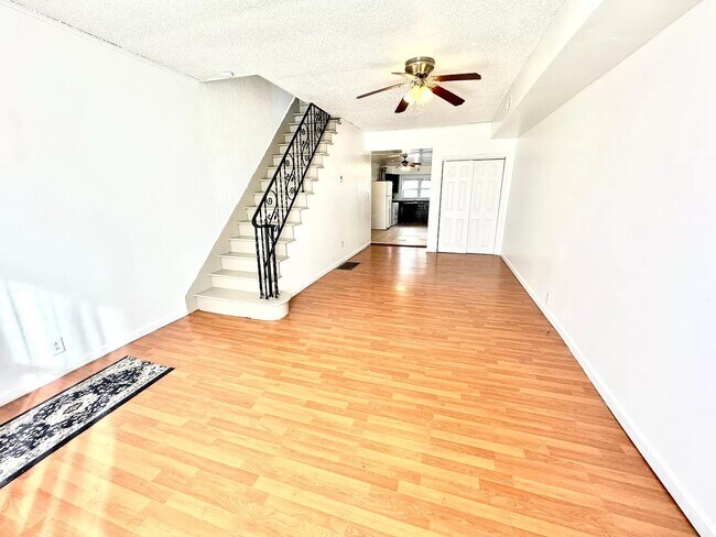 Building Photo - 2637 S 8th St