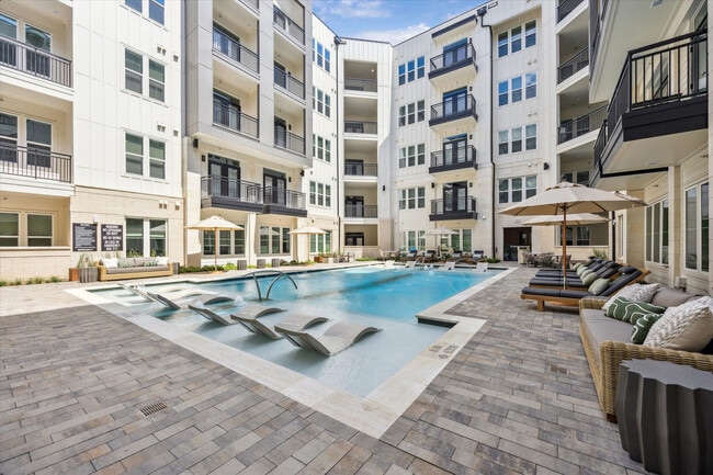 Building Photo - Lenox Timbergrove