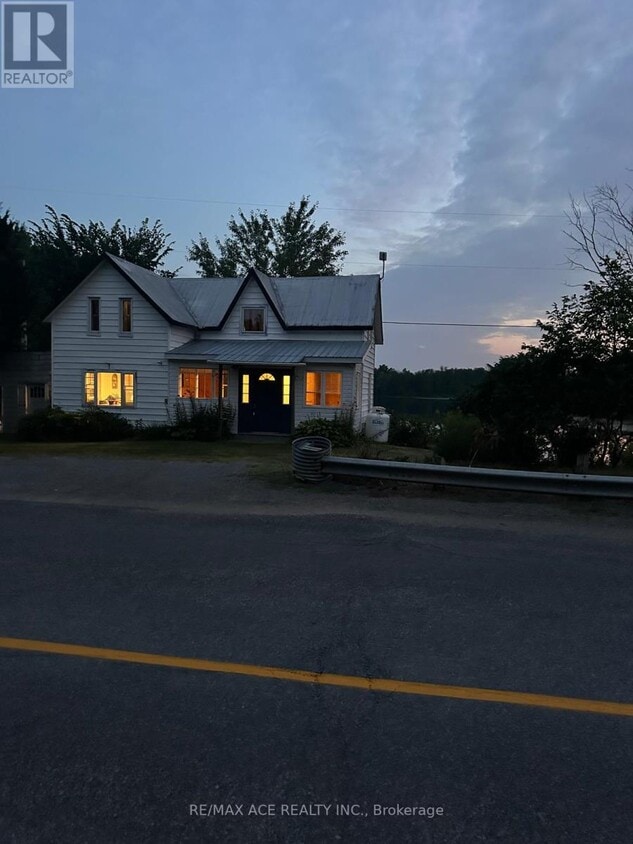 Photo principale - 716 County Rd 15